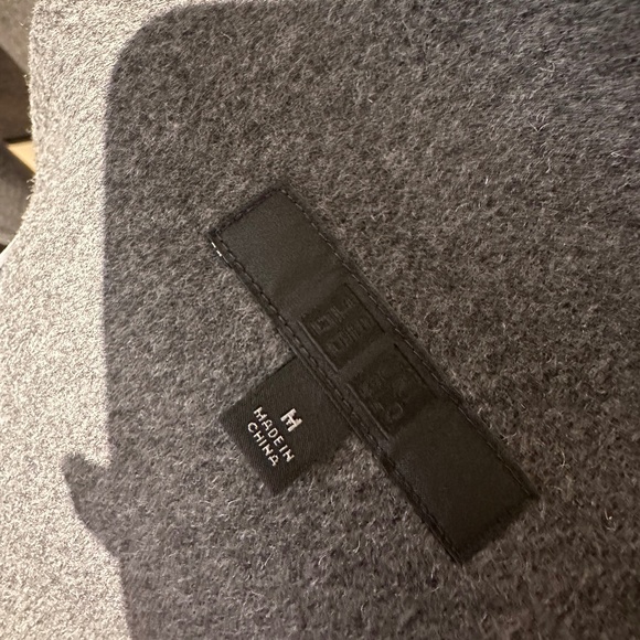 Uniqlo Gray/black Wool Blend Coat with Hood - Picture 6 of 6